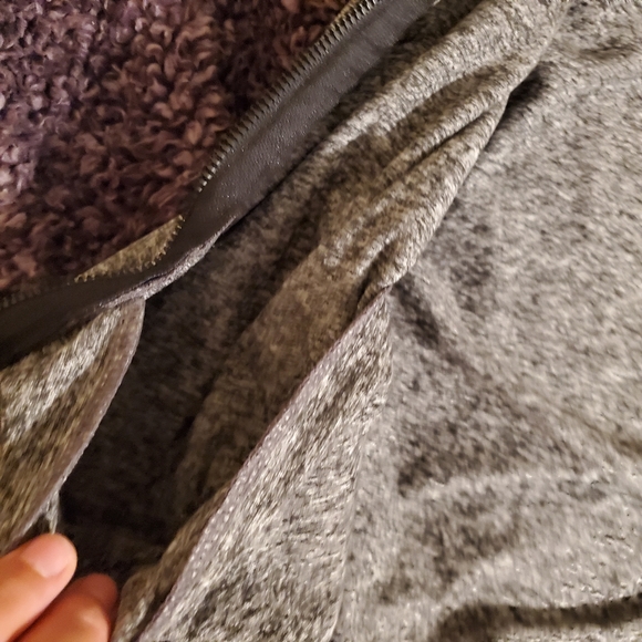 Long sleeve jacket with inside pockets and outside - Picture 2 of 3